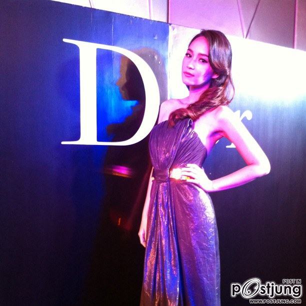 Instagram  Bee Namthip
