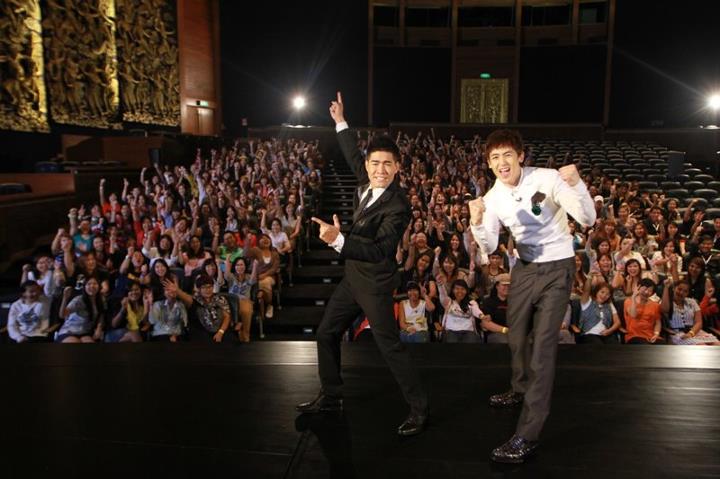 นิชคุณ @ รายการวู้ดดี้เกิดมาคุย (29-7-55)