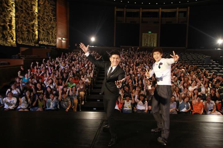 นิชคุณ @ รายการวู้ดดี้เกิดมาคุย (29-7-55)