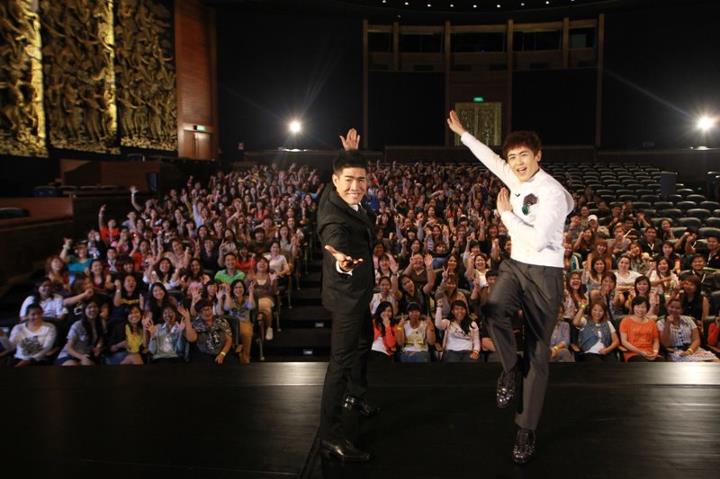 นิชคุณ @ รายการวู้ดดี้เกิดมาคุย (29-7-55)