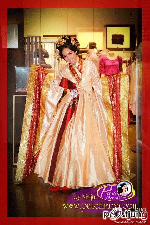 ชุดออกงาน "อั้ม พัชราภา" เริดทุกมุม สวยทุกองศา