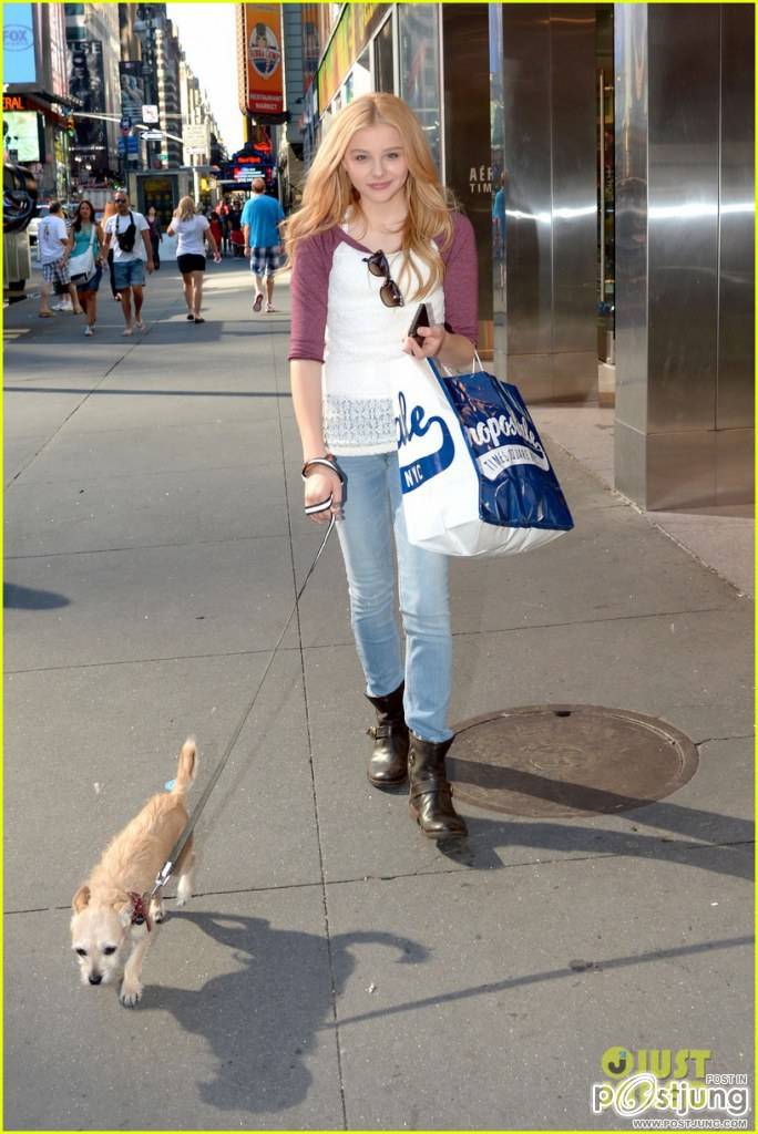 Chloe Moretz: Aeropostale Shopping Trip - Exclusive Pics!