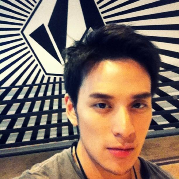 มุมหล่อๆขอแทค