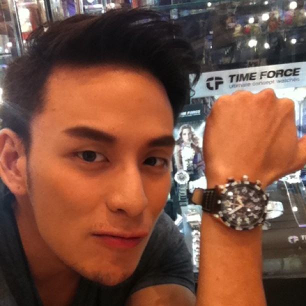 มุมหล่อๆขอแทค