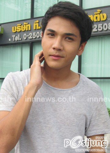 หมู ธีรภัทร์ แย้มศรี