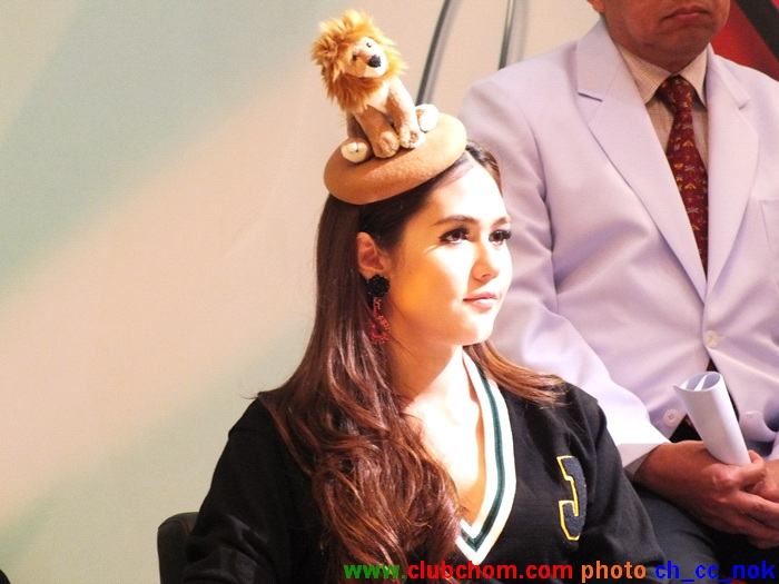 ชมพู่ อารยา ในงานแถลงข่าว 10ปี ศูนย์หัวใจ รพ.รามฯ