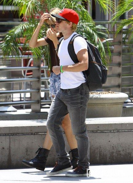 Josh Hutcherson หล่อมาก