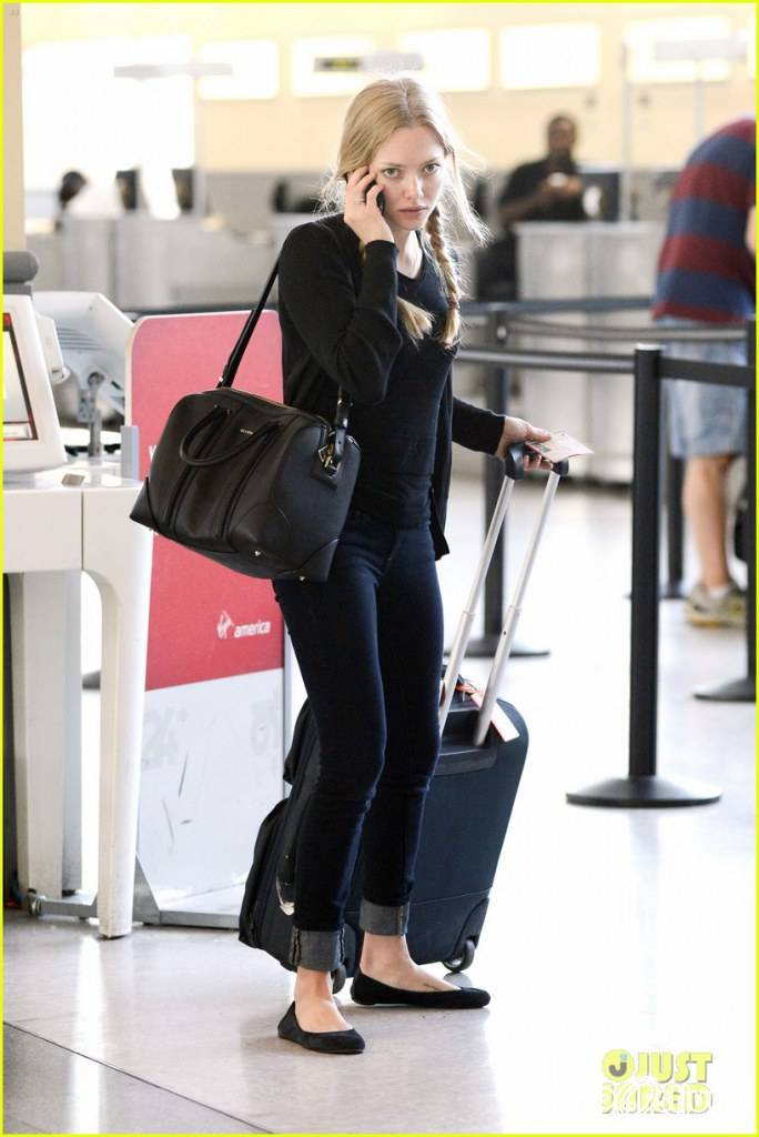 Amanda Seyfried: Soho Stroll with Finn!