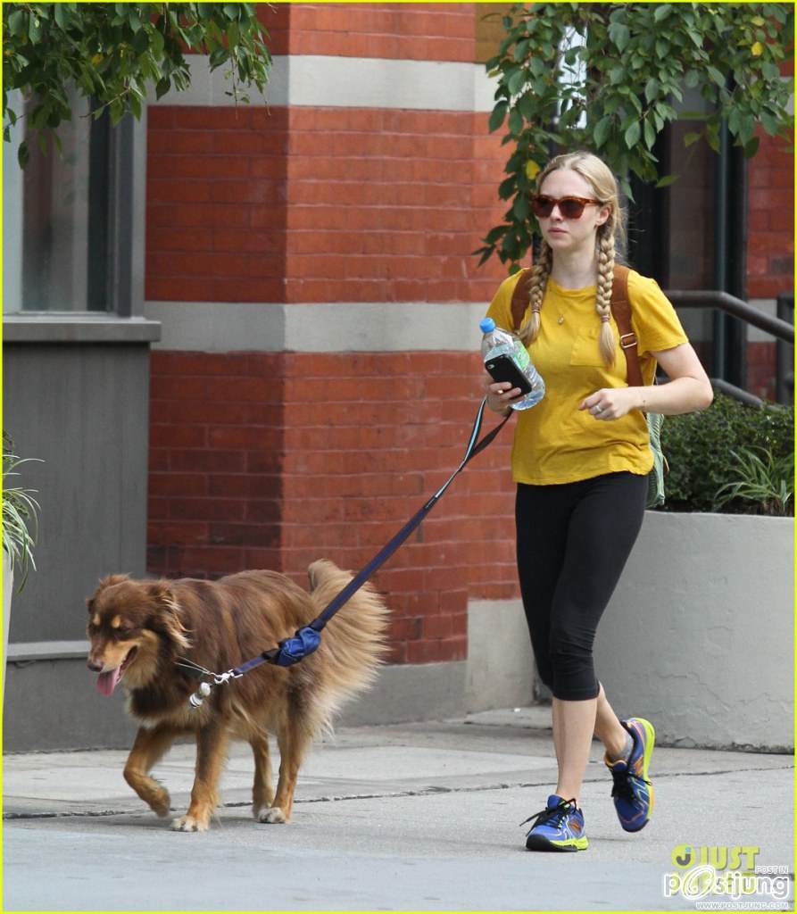 Amanda Seyfried: Soho Stroll with Finn!