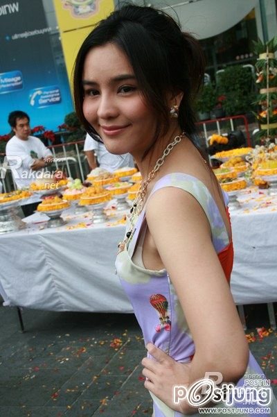 ออม สุชารัตน์ มานะยิ่ง
