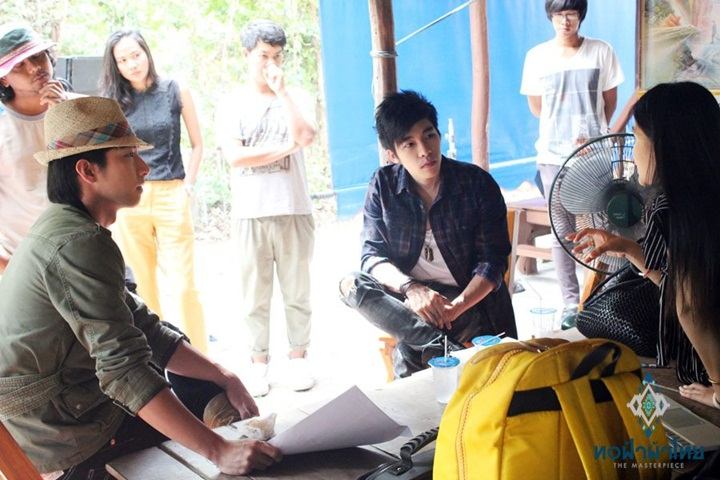 ณัฐ ศักดาทร & โตโน่ ภาคิน แบกเป้ตะลอนทัวร์ในรายการทอฟ้าผ้าไทย