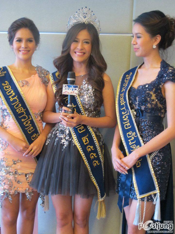 นางสาวไทย ๒๕๕๕ และรองทั้งสอง ขอบคุณสื่อมวลชน