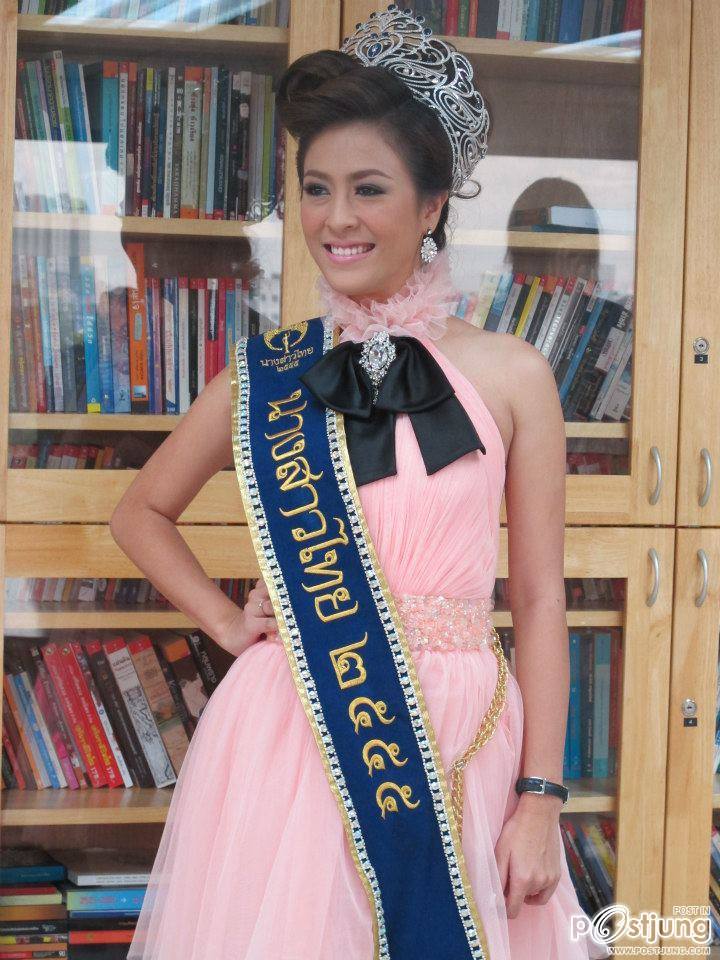 นางสาวไทย ๒๕๕๕ และรองทั้งสอง ขอบคุณสื่อมวลชน