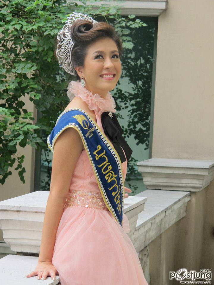 นางสาวไทย ๒๕๕๕ และรองทั้งสอง ขอบคุณสื่อมวลชน