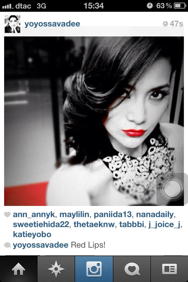 แฟชั่นปากแดงเริ่ดๆ ของเหล่าดาราใน IG