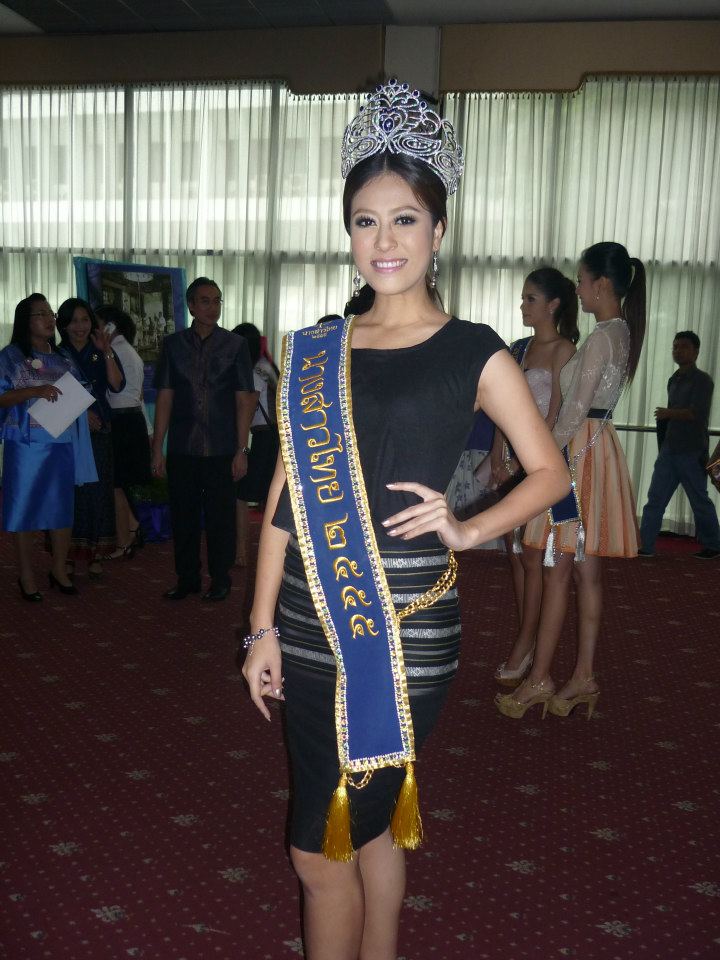 รามคำแหงรณรงค์ใส่ผ้าไทย