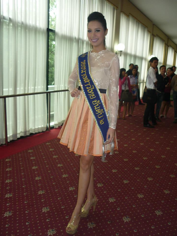 รามคำแหงรณรงค์ใส่ผ้าไทย