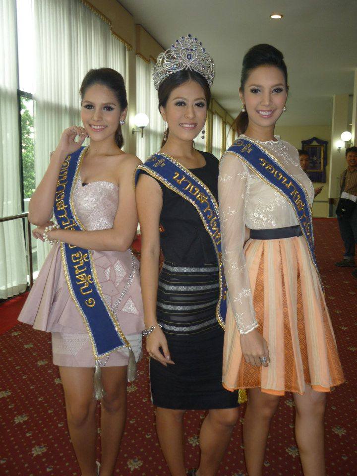 รามคำแหงรณรงค์ใส่ผ้าไทย