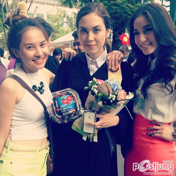 แมท รับปริญญาธรรมศาสตร์