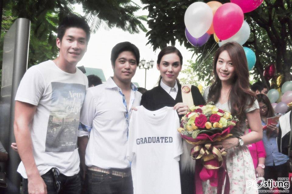 แมท รับปริญญาธรรมศาสตร์