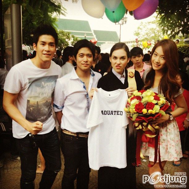 แมท รับปริญญาธรรมศาสตร์