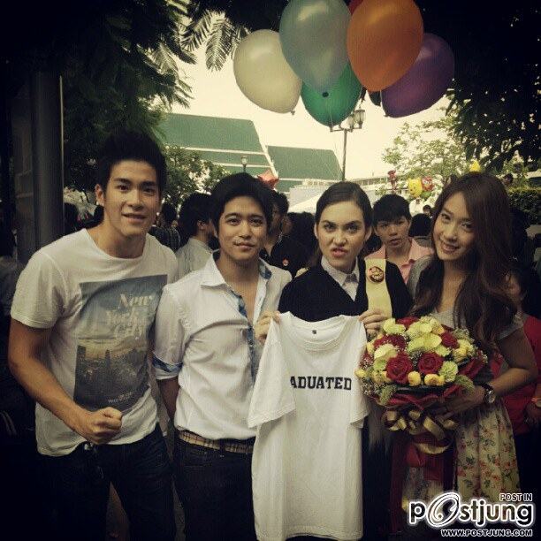 แมท รับปริญญาธรรมศาสตร์