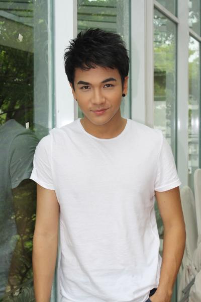 ธีรภัทร์ แย้มศรี