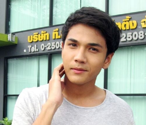 ธีรภัทร์ แย้มศรี