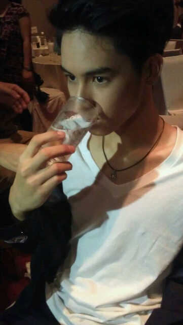 เก้า จิรายุ