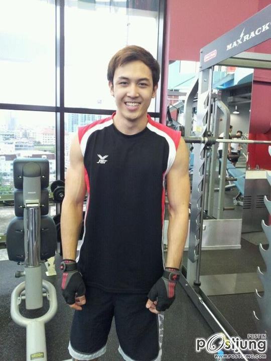 น้องป๋อง พ่อค้าแซ่บข้าวมันไก่