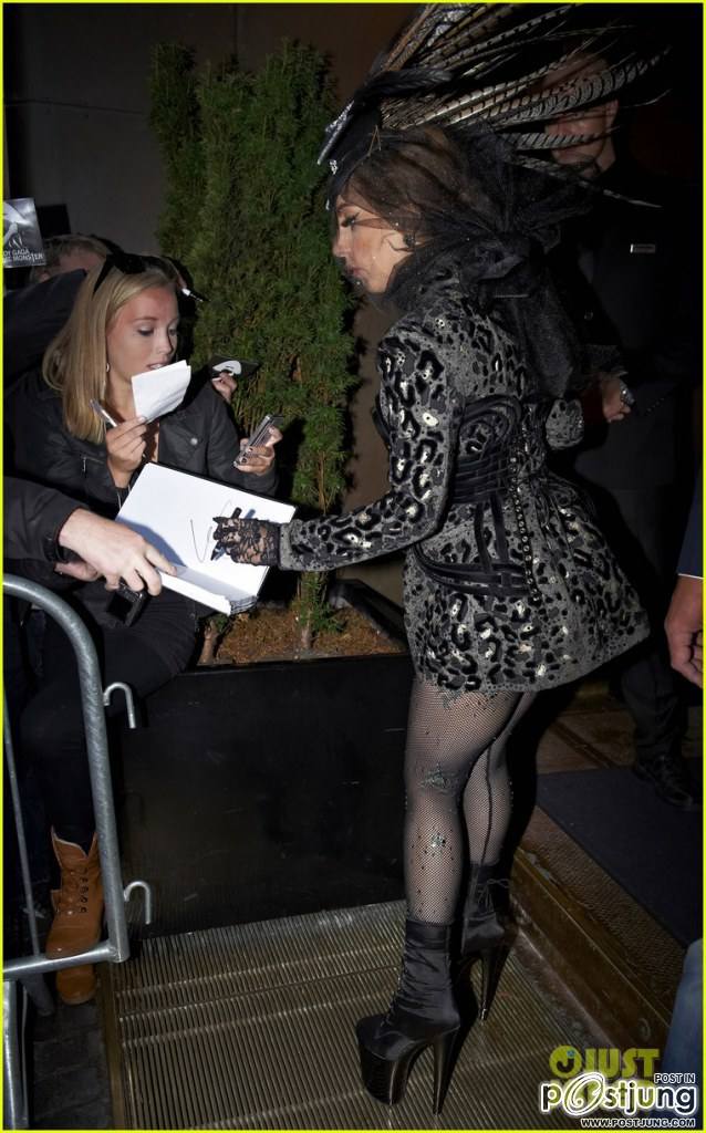 Lady Gaga's New Tattoo Revealed!