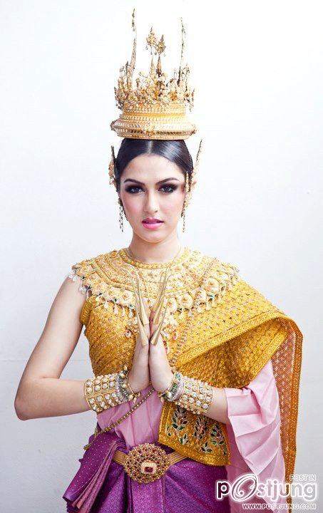 ริด้าเจ๋งเข้ารอบ 5 คนสุดท้ายในการประกวด MU 2012 และเด็ดกว่านั้นพ่วงด้วยรางวัลชุดประจำชาติยอดเยี่ยมเบียดแม็กซิโกตกที่ 2
