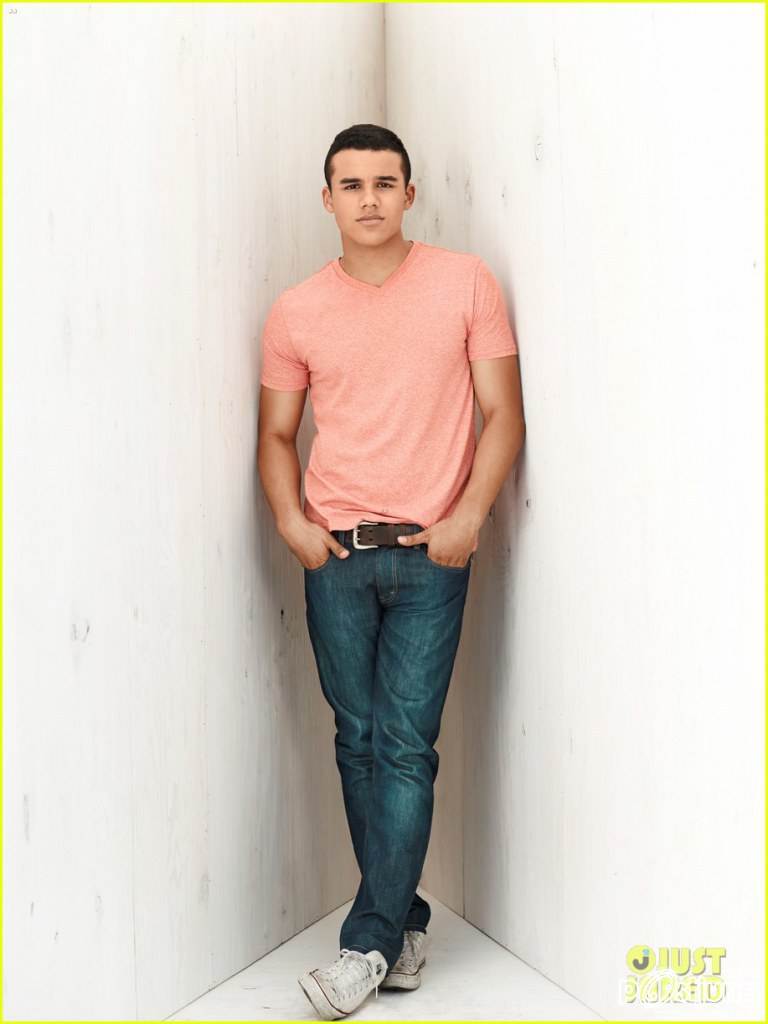 มาดูโฟโต้ชู้ตล่าสุดของเหล่านักแสดงจาก Glee กับแคมเป็ญ Faces of Fox !!
