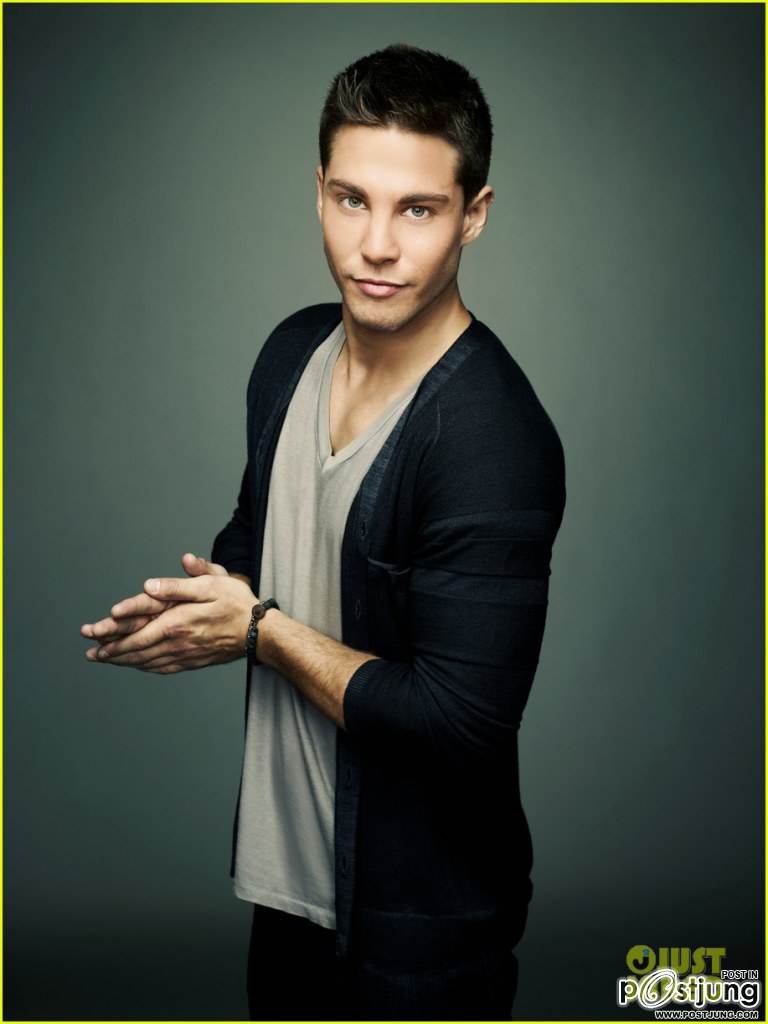มาดูโฟโต้ชู้ตล่าสุดของเหล่านักแสดงจาก Glee กับแคมเป็ญ Faces of Fox !!