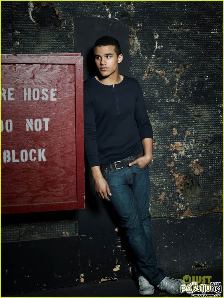 มาดูโฟโต้ชู้ตล่าสุดของเหล่านักแสดงจาก Glee กับแคมเป็ญ Faces of Fox !!
