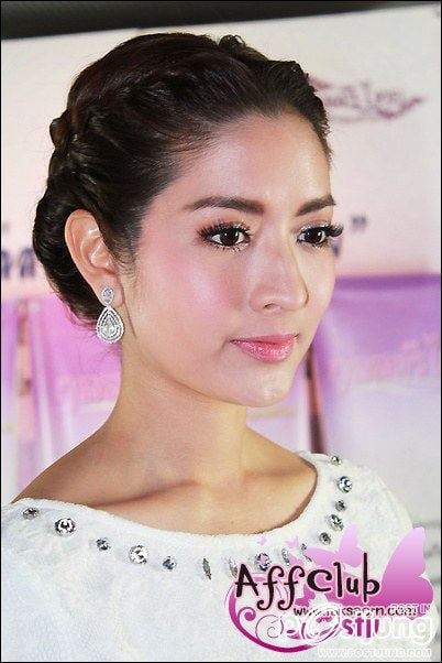 แอฟ ทักษอร @ กุลสตรีไทย 2555