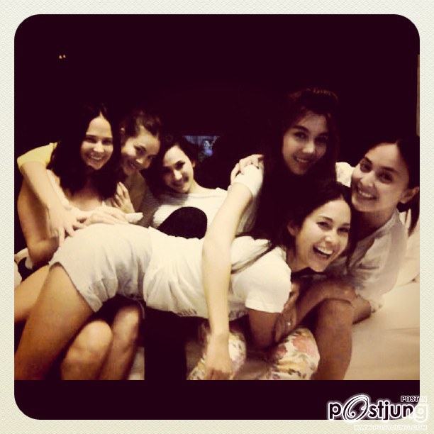 วุ้นเส้น วิริฒิพา แย้มนาม