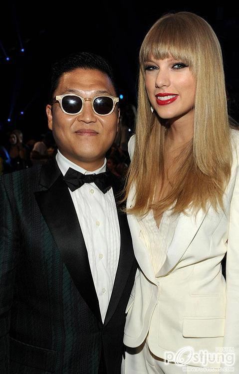 Taylor Swift & PSY เจ้าของเพลงฮิตร้อยล้าน กัมนังสไตล์