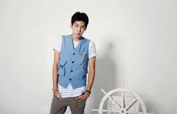 แฟชั่น เสื้อกั๊ก สำหรับ หนุ่มๆอบอุ่น