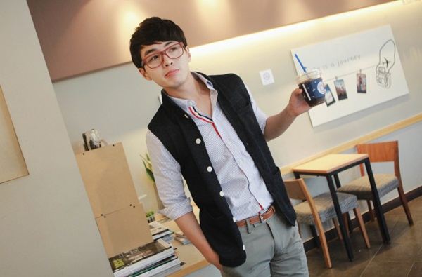 แฟชั่น เสื้อกั๊ก สำหรับ หนุ่มๆอบอุ่น