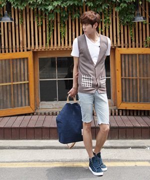 แฟชั่น เสื้อกั๊ก สำหรับ หนุ่มๆอบอุ่น