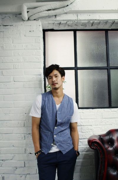 แฟชั่น เสื้อกั๊ก สำหรับ หนุ่มๆอบอุ่น