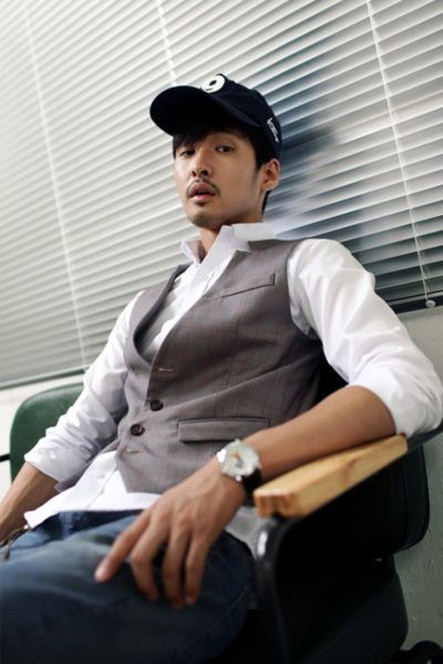 แฟชั่น เสื้อกั๊ก สำหรับ หนุ่มๆอบอุ่น