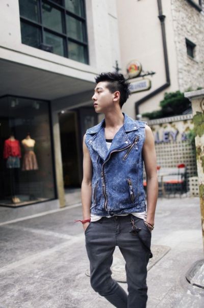แฟชั่น เสื้อกั๊ก สำหรับ หนุ่มๆอบอุ่น