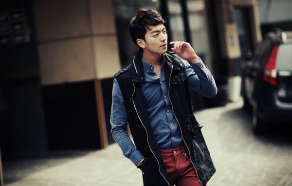 แฟชั่น เสื้อกั๊ก สำหรับ หนุ่มๆอบอุ่น