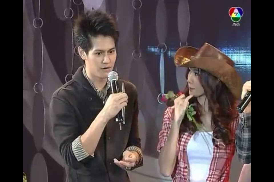 ยุ้ย จีรนันท์ ออยใน7 สีคอนเสิร์ตสวย หล่อน่ารักมาก