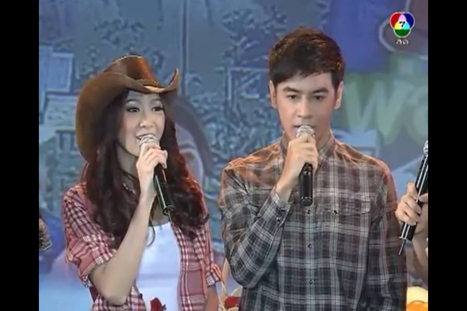 ยุ้ย จีรนันท์ ออยใน7 สีคอนเสิร์ตสวย หล่อน่ารักมาก