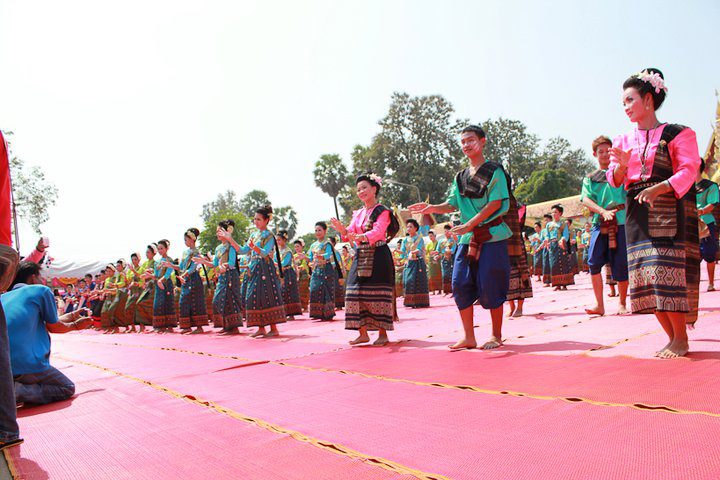 ประเพณีรำบูชาพระธาตุพนม