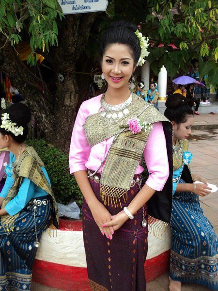 ประเพณีรำบูชาพระธาตุพนม