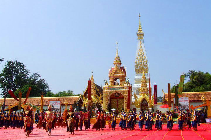 ประเพณีรำบูชาพระธาตุพนม